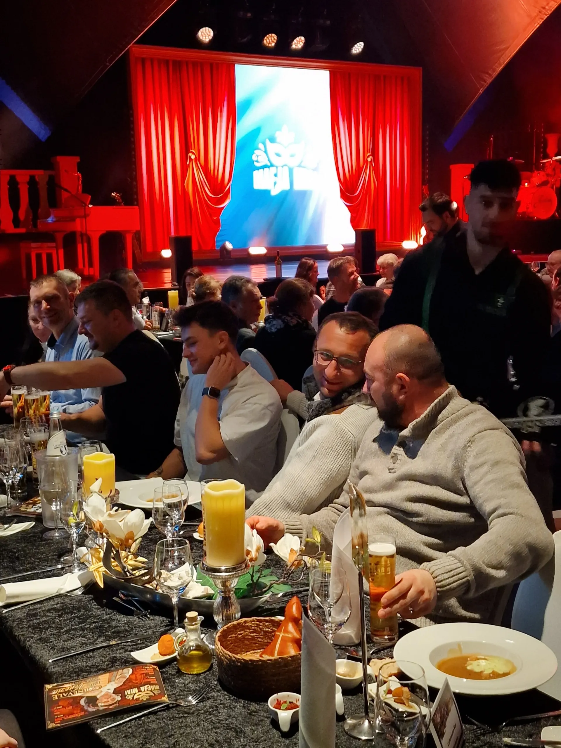 Firmenfeier bei der Mafia Mia Dinner Show